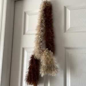 NEW FUZZY SCARF